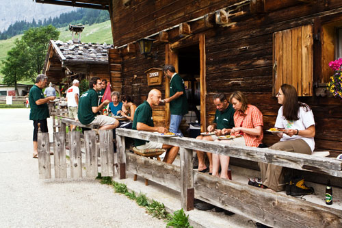 Rustikales Abendessen zum Abschluss der Woche