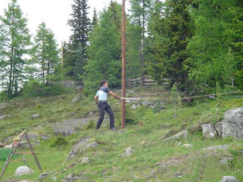 Bertram führte uns eine Darbietung mit seiner Peische vor.