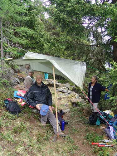 Auch ein Regen kann uns Bergwaldlern nichts an haben.